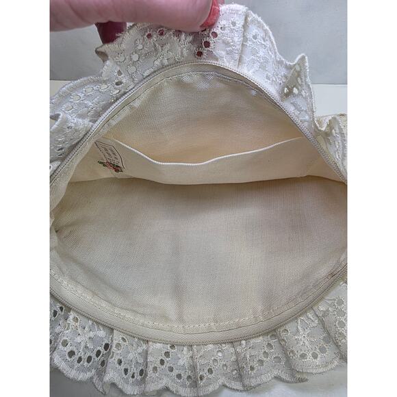 Vintage Carpetbags of America Ivory Embroidered Zip Clutch, Wooden Fish Brooch - Picture 6 of 7